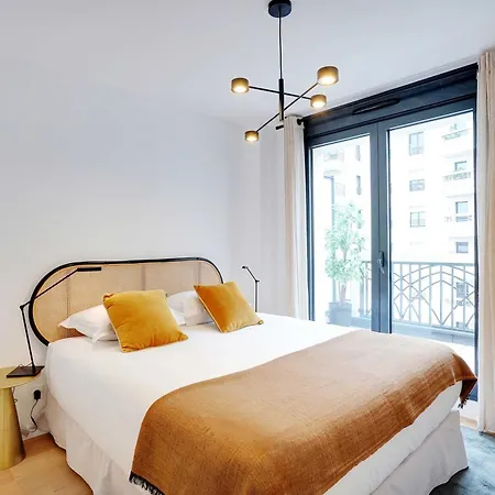 Raffinement Et Confort Dans Cette Residence A Levallois-Perret Exterior photo