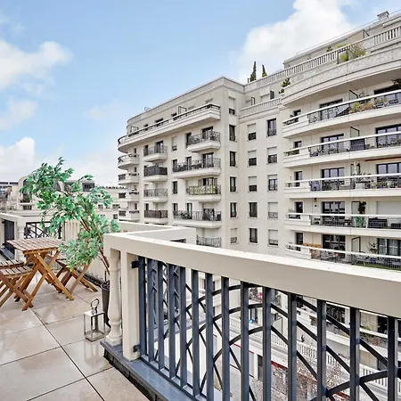 Raffinement Et Confort Dans Cette Residence A Levallois-Perret Exterior photo