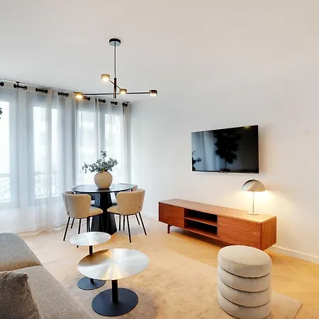 Raffinement Et Confort Dans Cette Residence A Levallois-Perret Exterior photo