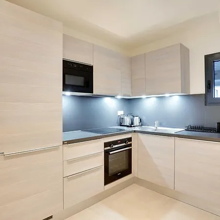 Raffinement Et Confort Dans Cette Residence A Levallois-Perret Exterior photo