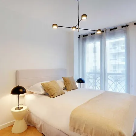 Raffinement Et Confort Dans Cette Residence A Levallois-Perret Exterior photo