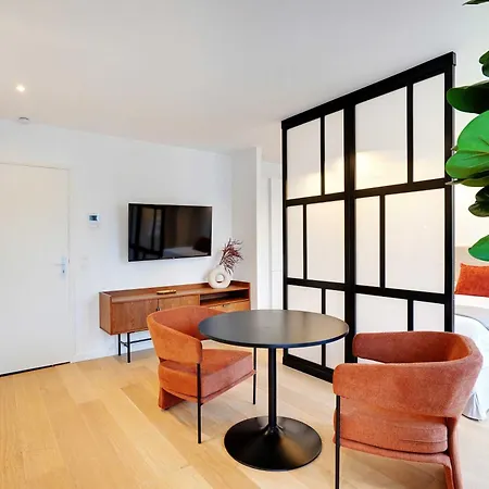 Raffinement Et Confort Dans Cette Residence A Levallois-Perret Exterior photo