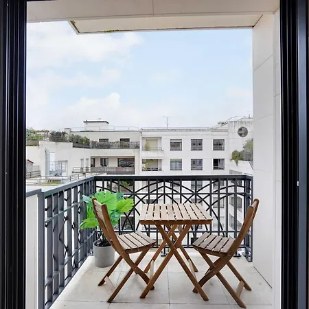 Raffinement Et Confort Dans Cette Residence A Levallois-Perret Exterior photo