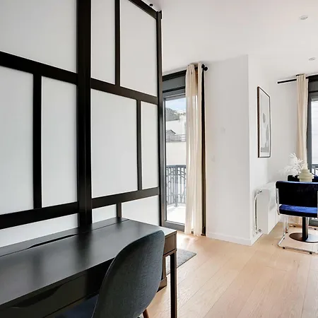 Raffinement Et Confort Dans Cette Residence A Levallois-Perret Exterior photo