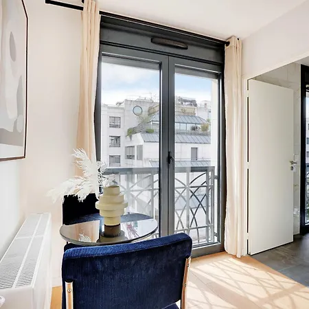 Raffinement Et Confort Dans Cette Residence A Levallois-Perret Exterior photo