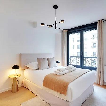 Raffinement Et Confort Dans Cette Residence A Levallois-Perret Exterior photo
