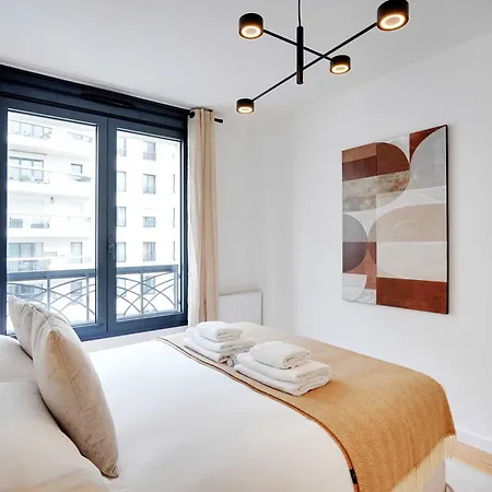 Raffinement Et Confort Dans Cette Residence A Levallois-Perret Exterior photo