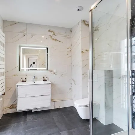 Raffinement Et Confort Dans Cette Residence A Levallois-Perret Exterior photo