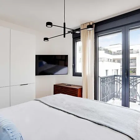 Raffinement Et Confort Dans Cette Residence A Levallois-Perret Exterior photo