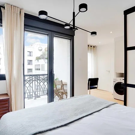 Raffinement Et Confort Dans Cette Residence A Levallois-Perret Exterior photo