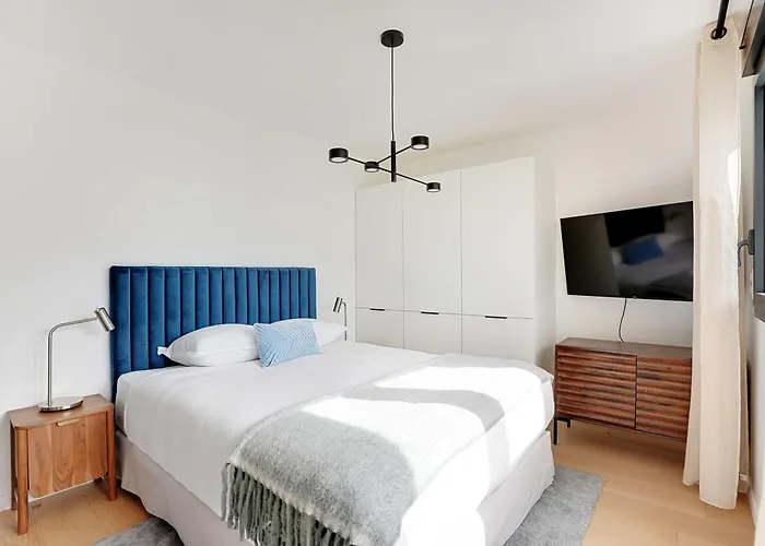 Raffinement Et Confort Dans Cette Residence A Levallois-Perret