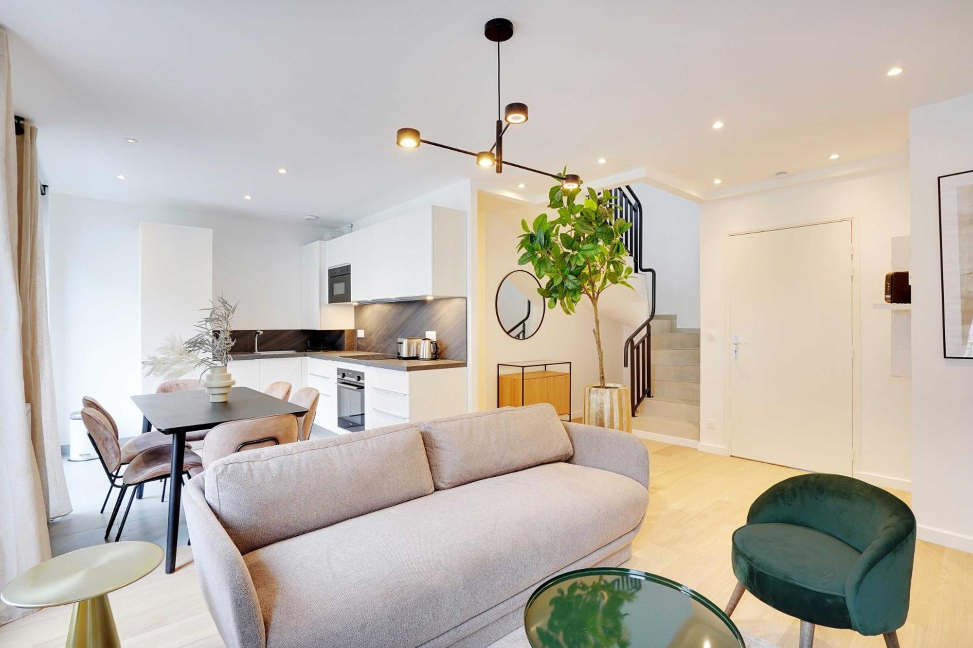 Raffinement Et Confort Dans Cette A Apartment *