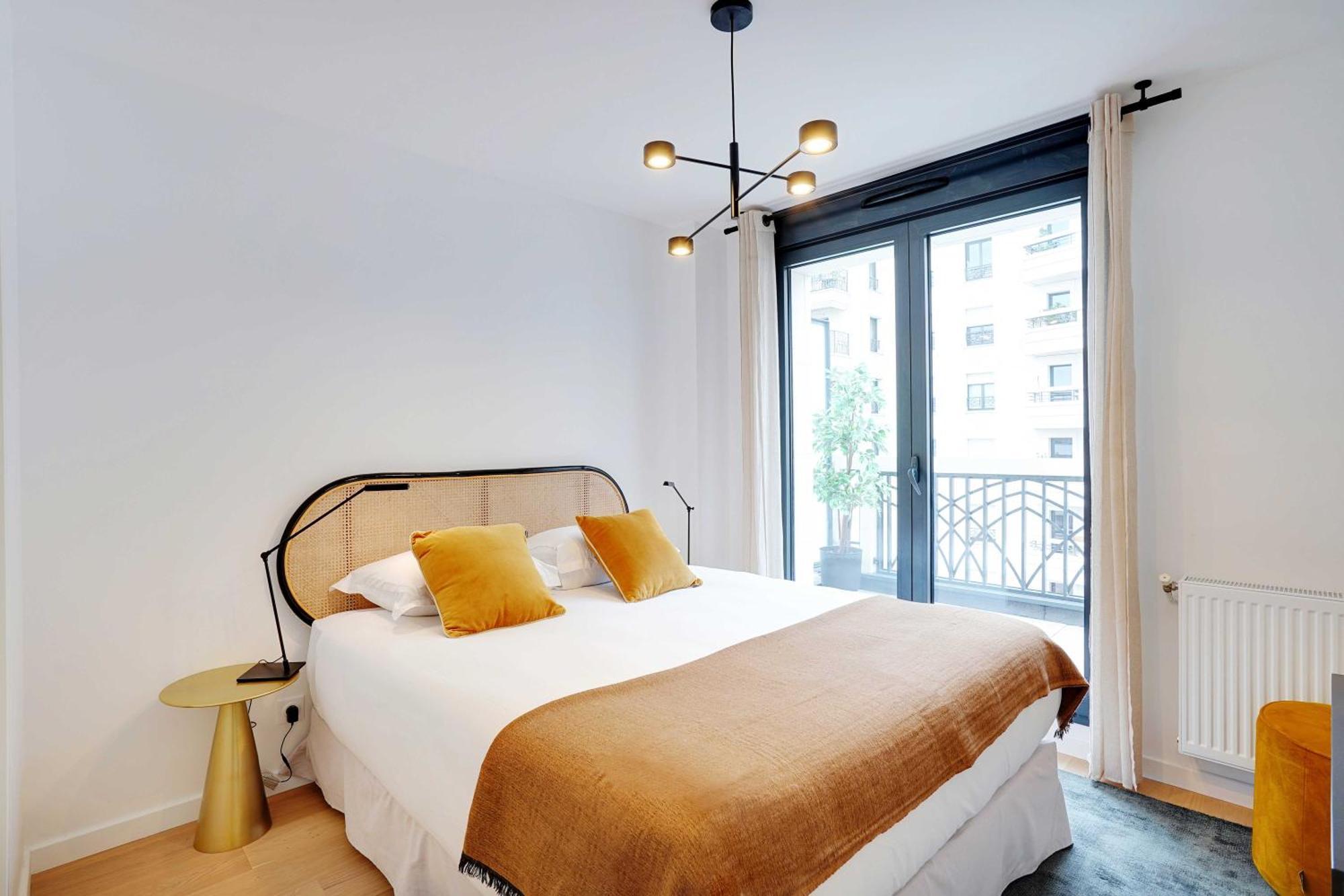 Raffinement Et Confort Dans Cette A Apartment Levallois-Perret