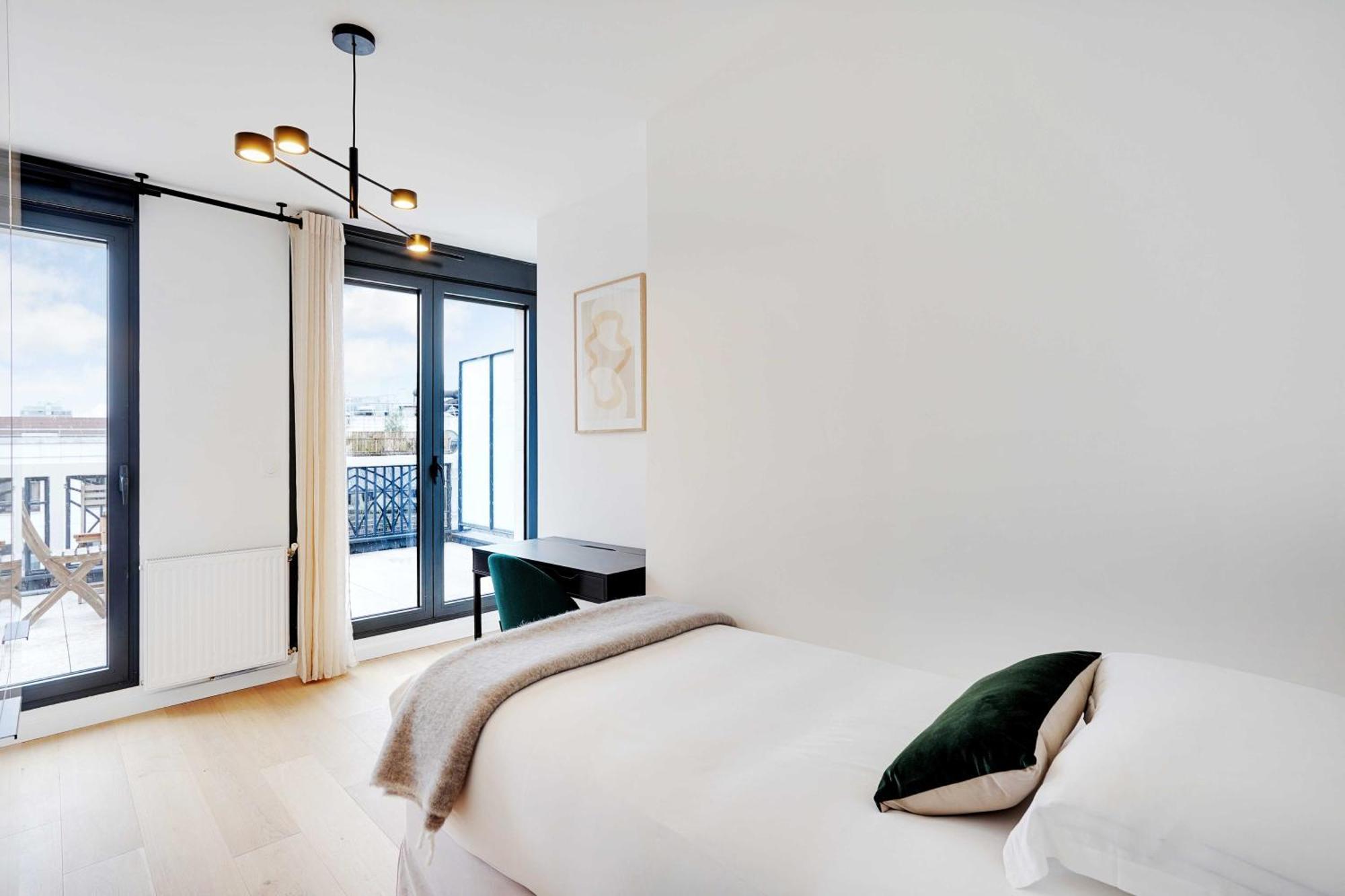 Raffinement Et Confort Dans Cette A Apartment *