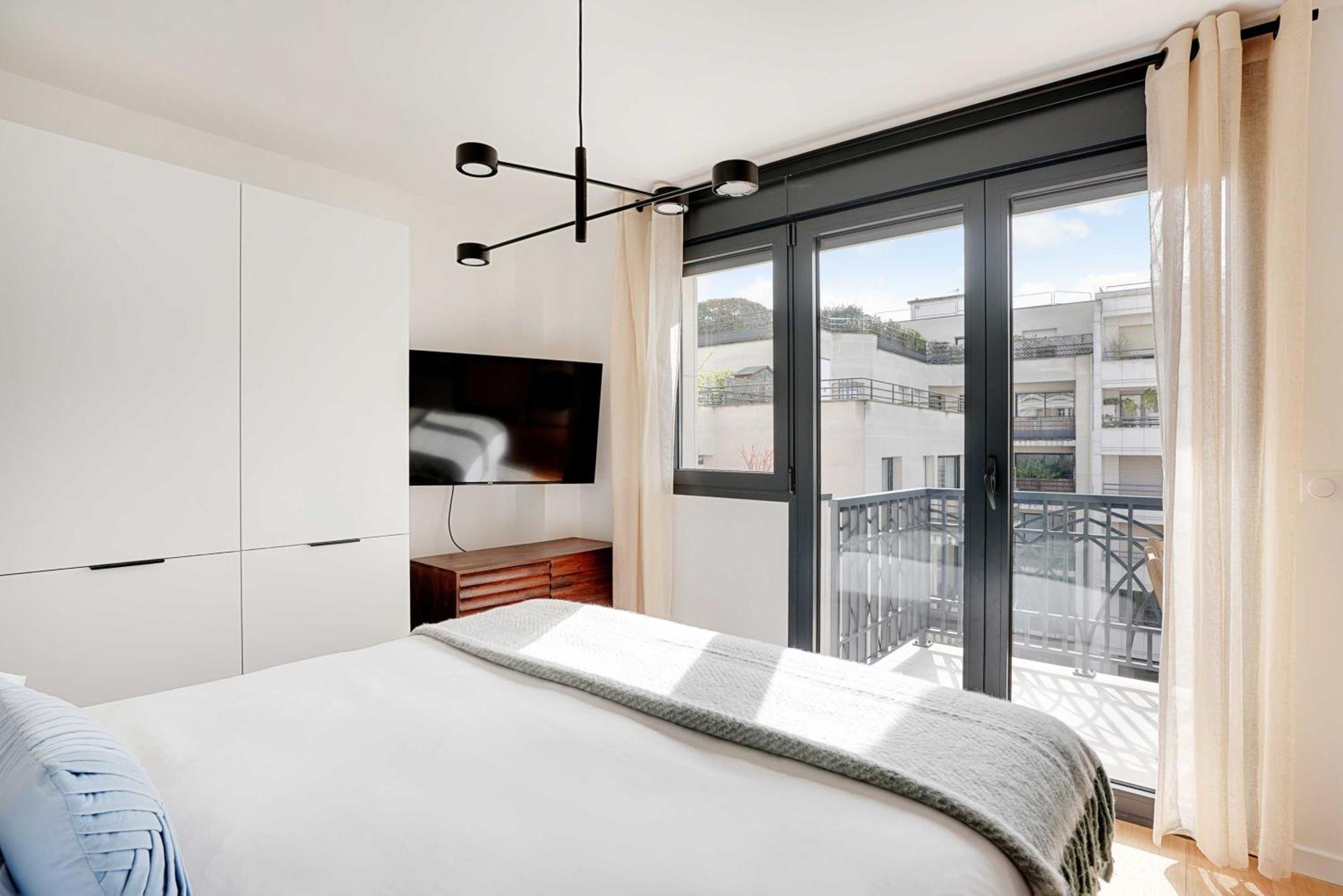 Raffinement Et Confort Dans Cette A Apartment