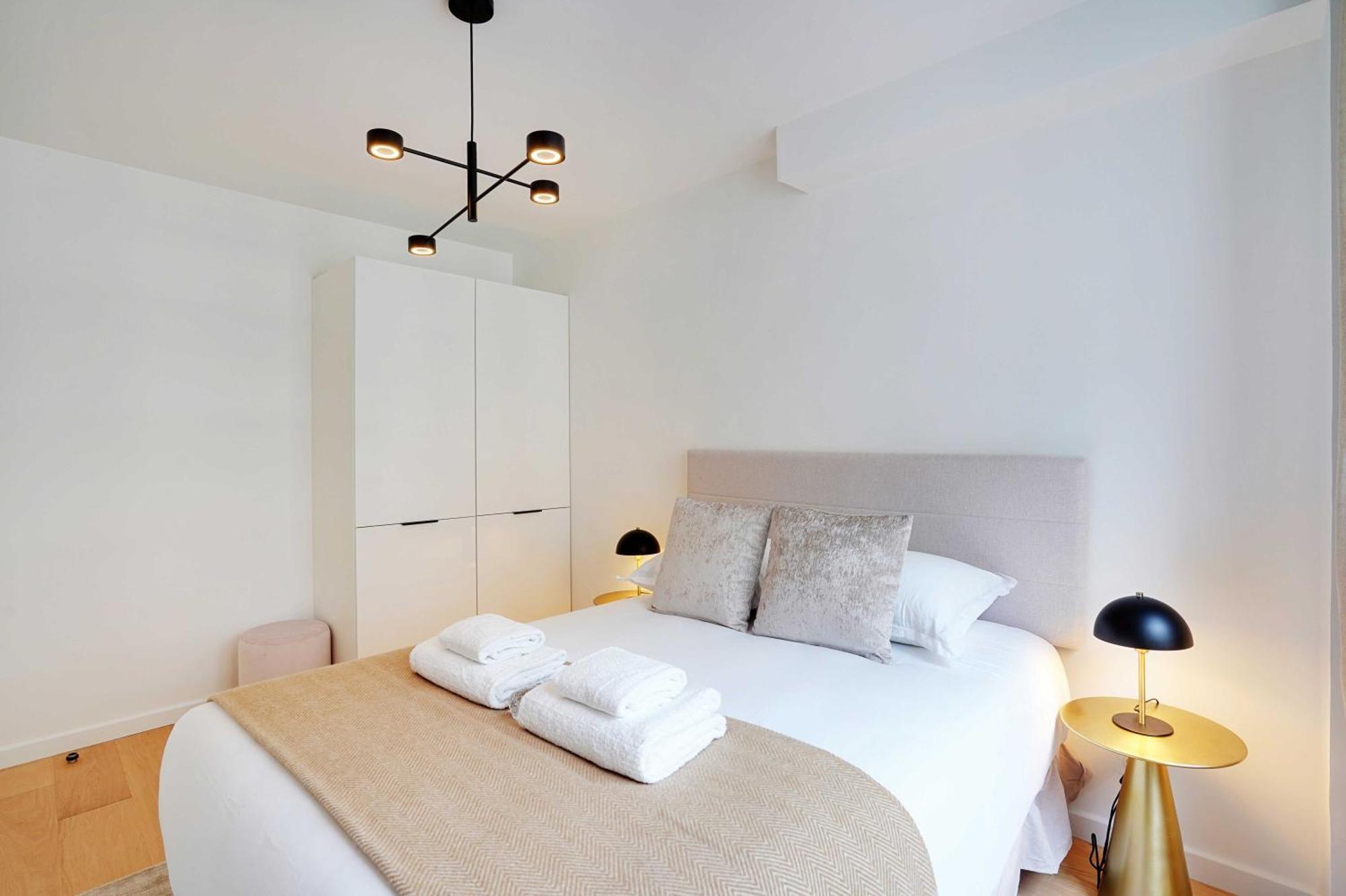 Raffinement Et Confort Dans Cette A Apartment Levallois-Perret
